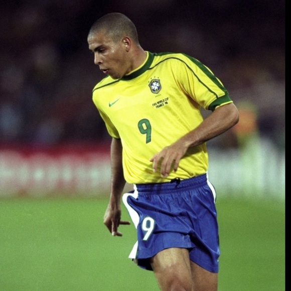 1998 Brazil Home Jersey - Ronaldo #9 - Picture 3 of 3